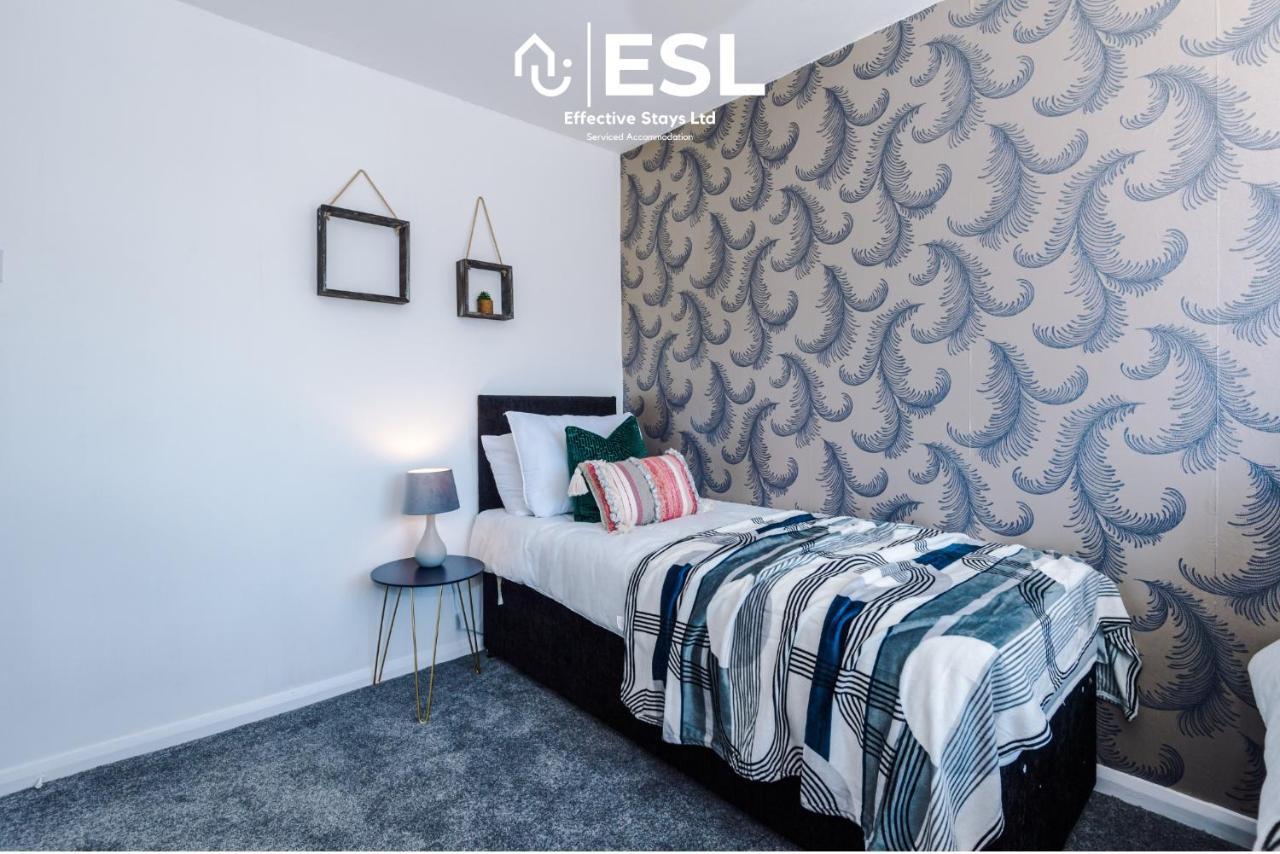 3 Bedroom House With Garden And Driveway Parking - Less Than 10 Mins From Chester City Centre Dış mekan fotoğraf