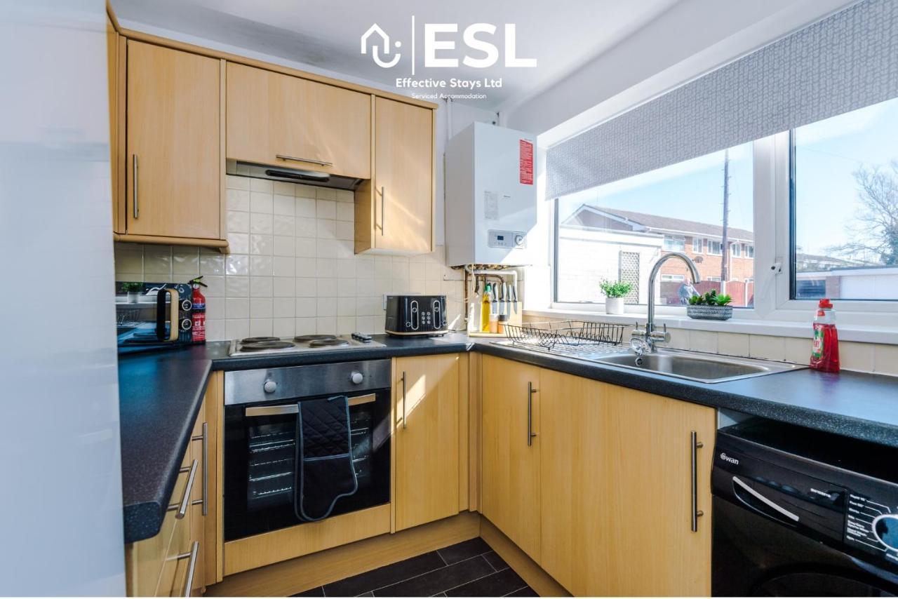 3 Bedroom House With Garden And Driveway Parking - Less Than 10 Mins From Chester City Centre Dış mekan fotoğraf